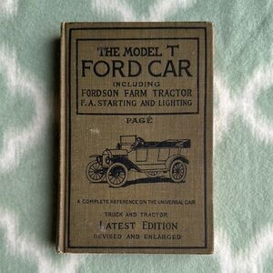 Vintage 1924 edition Model T Ford Car Book